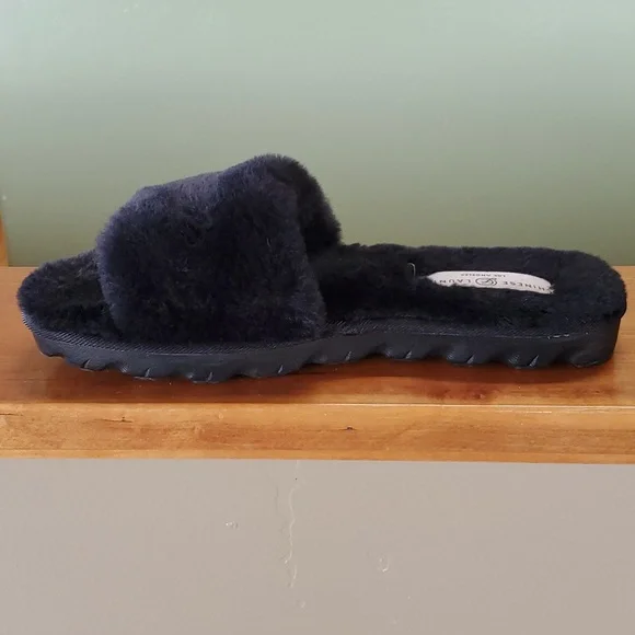 Chinese Laundry slippers - Picture 7 of 8